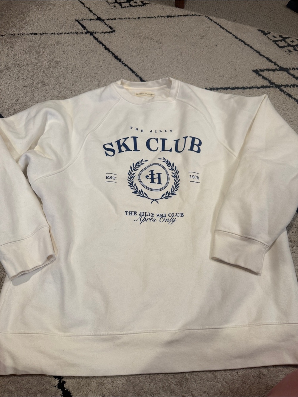brunette the label jillian harris Ski Club Crewneck White with Navy Graphic s/m - Picture 2 of 4